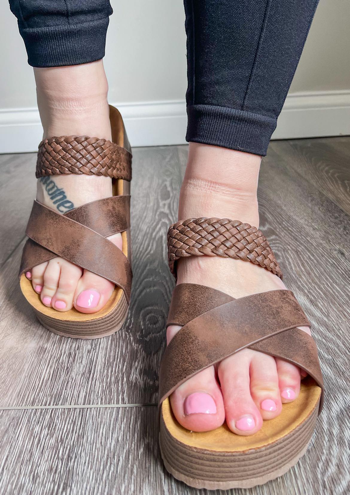 RTS: The Cross Over Slip on Sandal