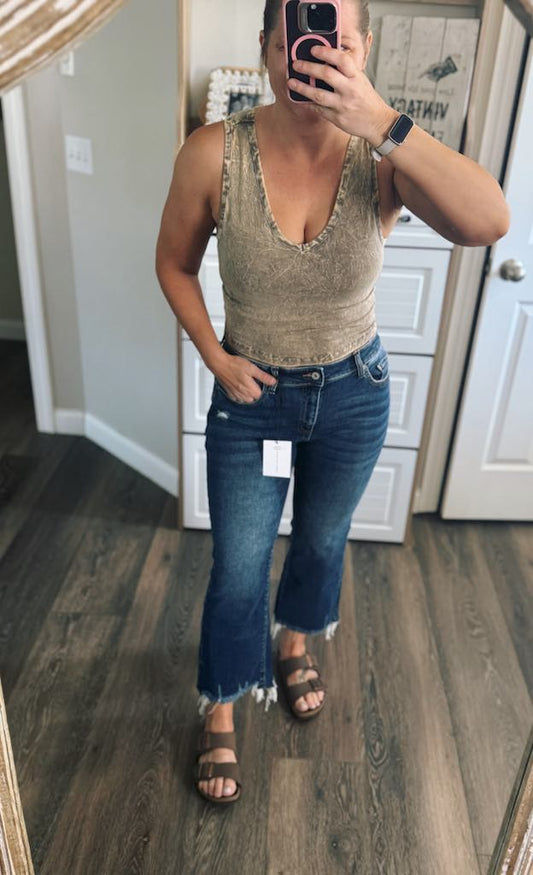 rts: Zeana WASHED COTTON V-NECK SLEEVELESS TOP